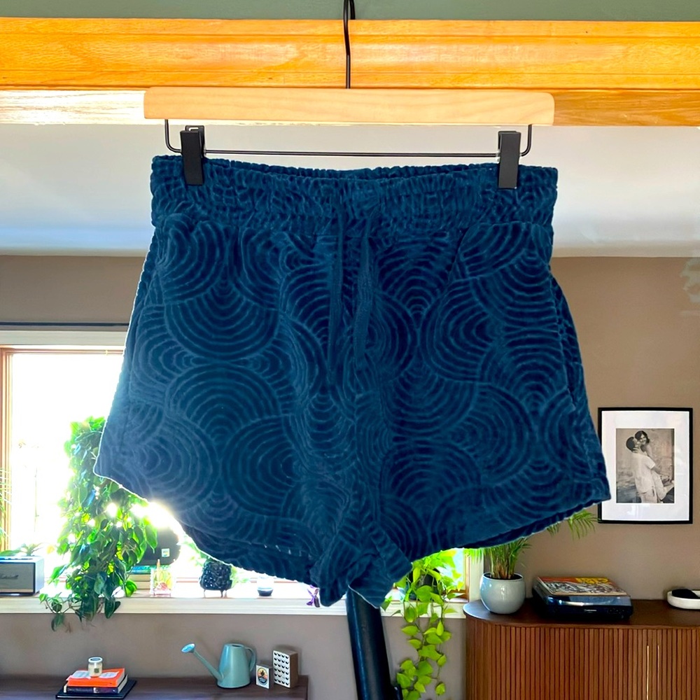 NWT, Shore brand, Terry Pocket short, size S.